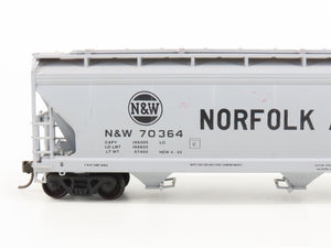 HO Scale Accurail N&W Norfolk & Western 3-Bay Covered Hopper #70364
