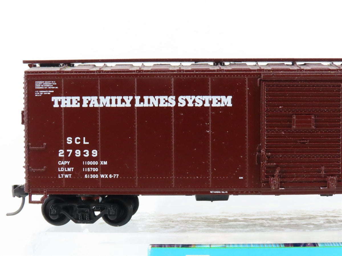 HO Scale Athearn Rail Runner 246 SCL/L&amp;N Family Lines 50&#39; Box Car #27939