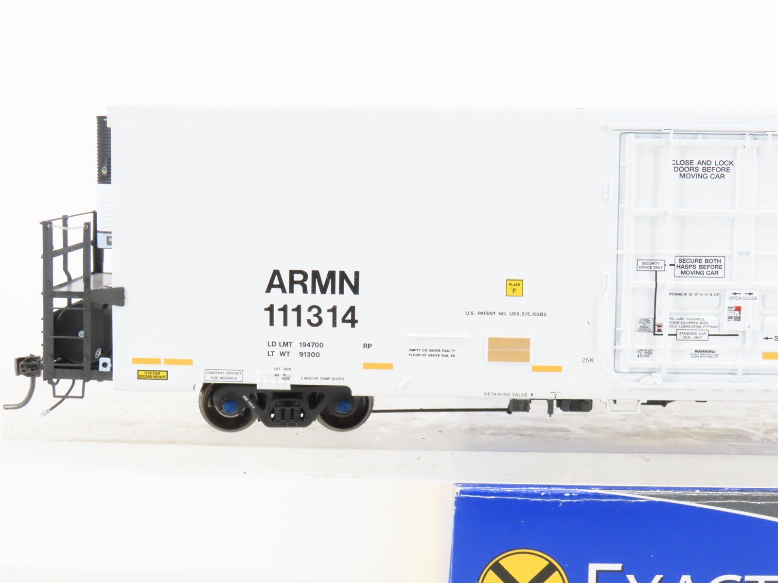 HO ExactRail Platinum EP-81050-32 ARMN UP 64' TRINCool PH. III Reefer #111314