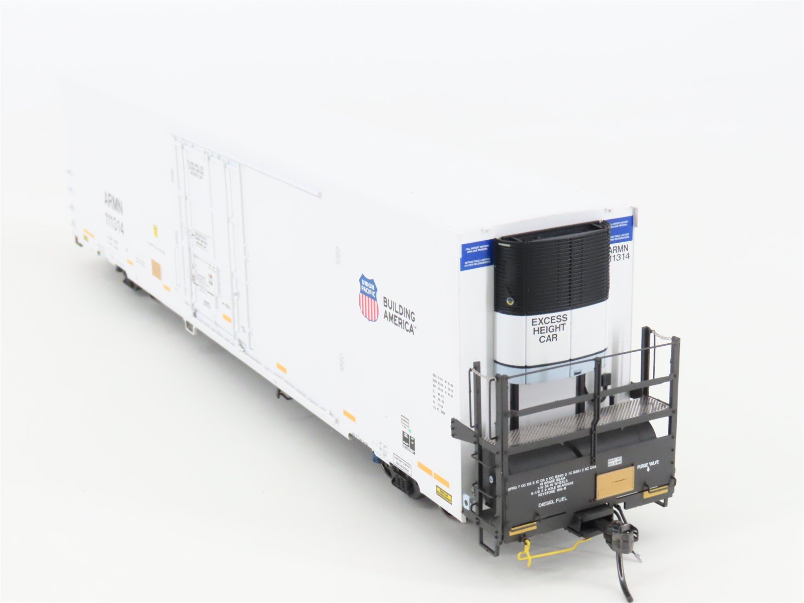 HO ExactRail Platinum EP-81050-32 ARMN UP 64' TRINCool PH. III Reefer #111314