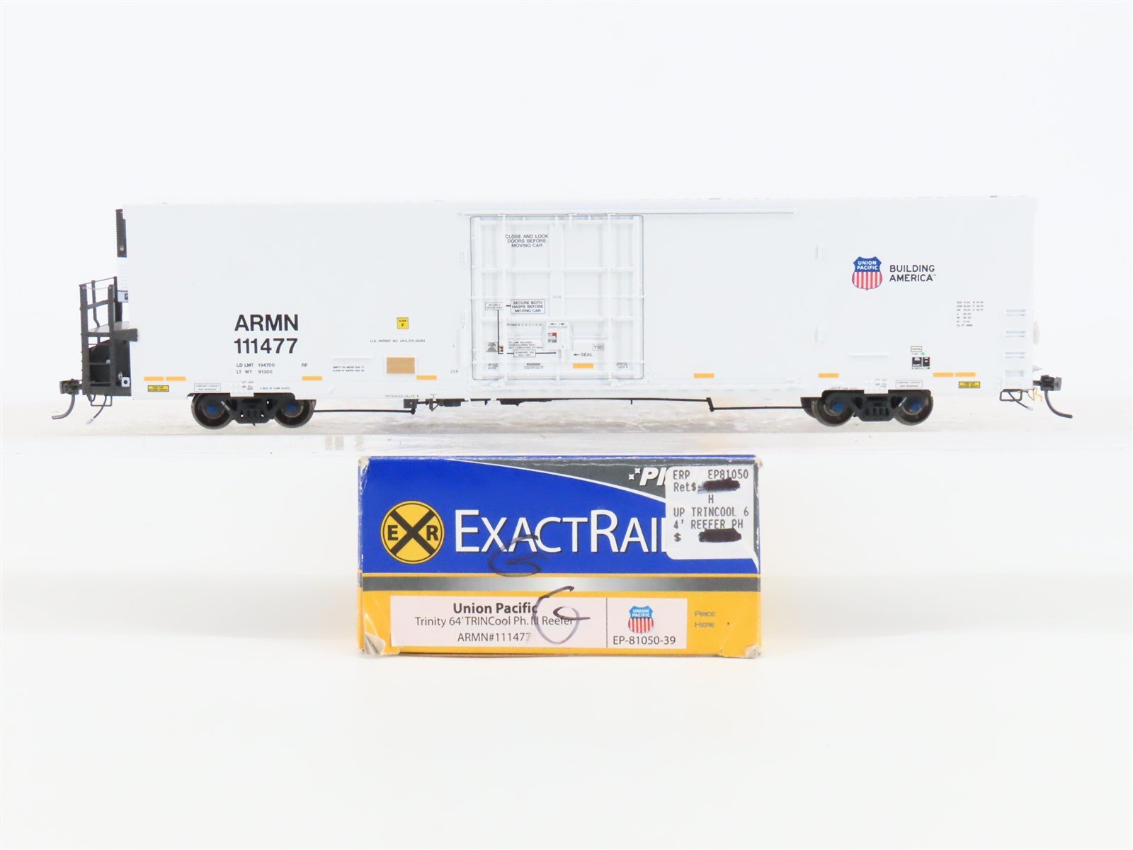 HO ExactRail Platinum EP-81050-39 ARMN UP 64' TRINCool Ph. III Reefer #111477