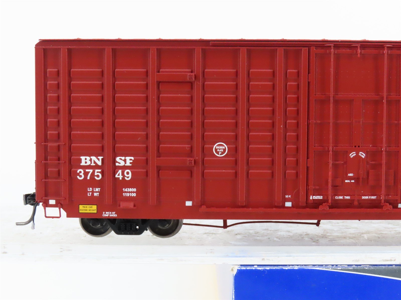 HO ExactRail Platinum EP-80608-3 BNSF Railway 60' Waffle Side Box Car #37549