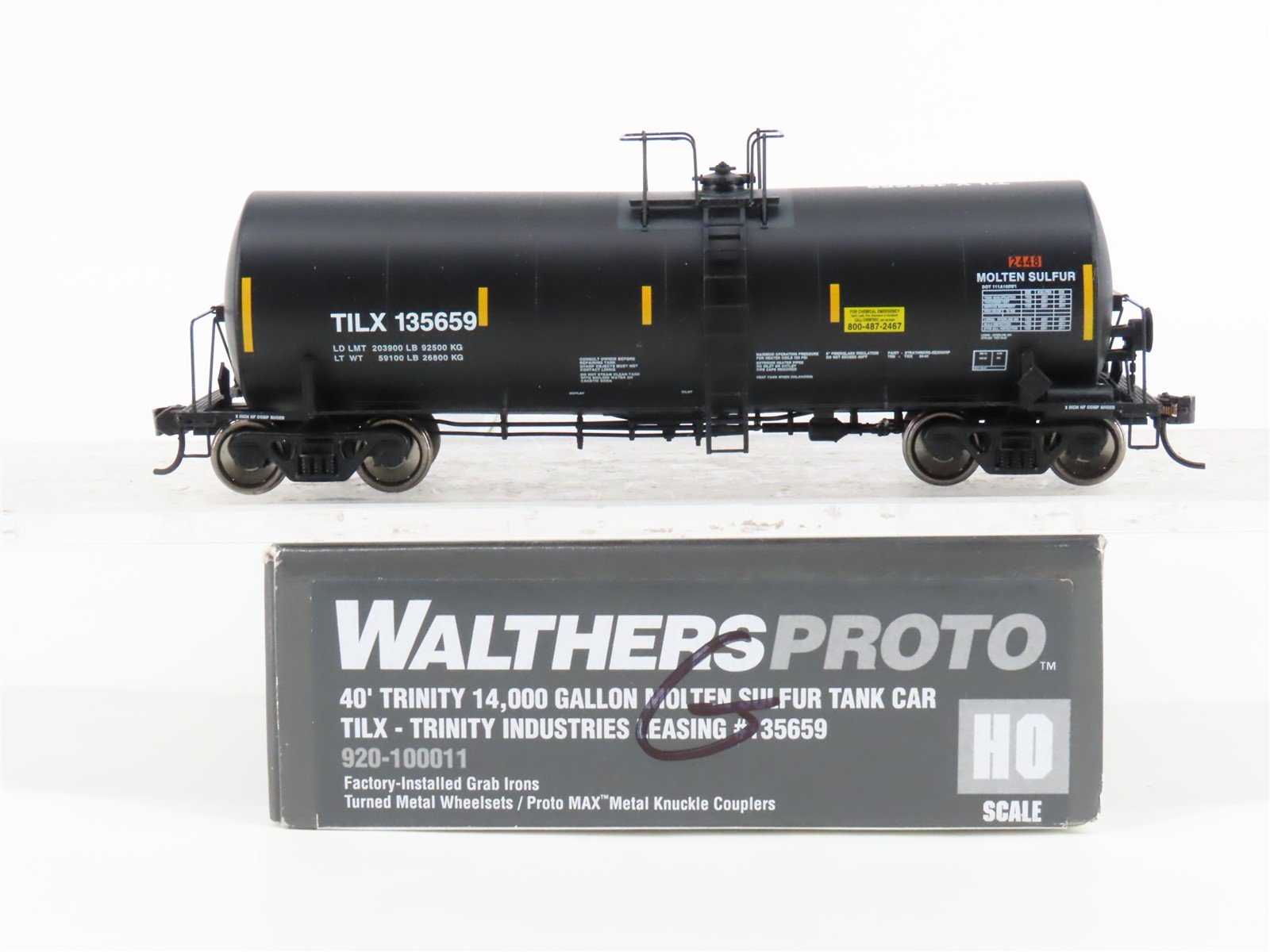 HO Walthers Proto 920-100011 TILX 40' Trinity 14K Gal. Molten Sulfur Tank Car