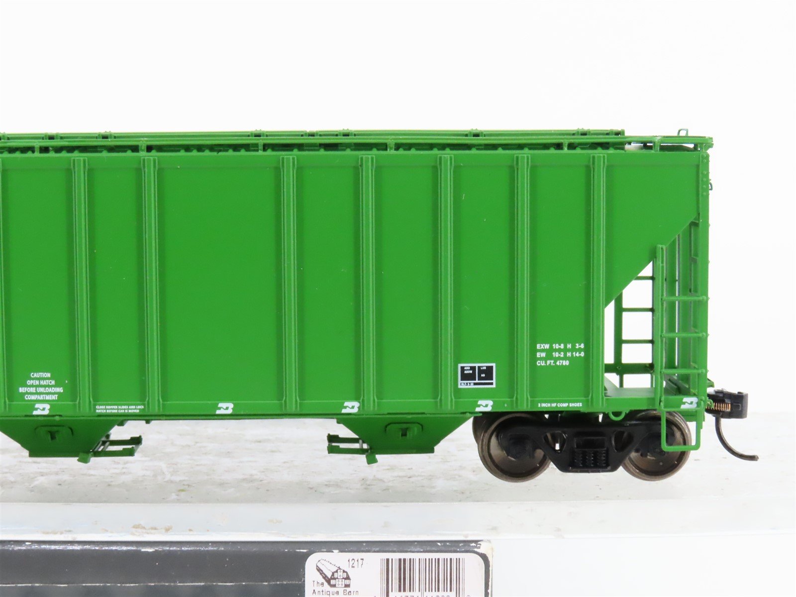 HO Walthers Proto 920-106102 BN Burlington Northern 3-Bay Cov'd Hopper #463475
