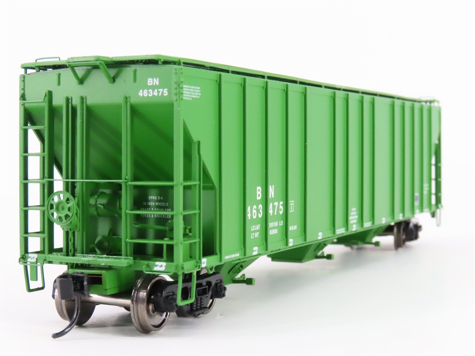 HO Walthers Proto 920-106102 BN Burlington Northern 3-Bay Cov'd Hopper #463475