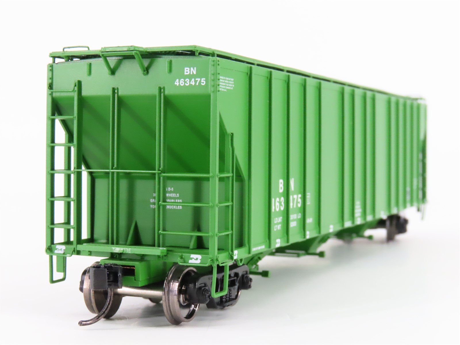 HO Walthers Proto 920-106102 BN Burlington Northern 3-Bay Cov'd Hopper #463475