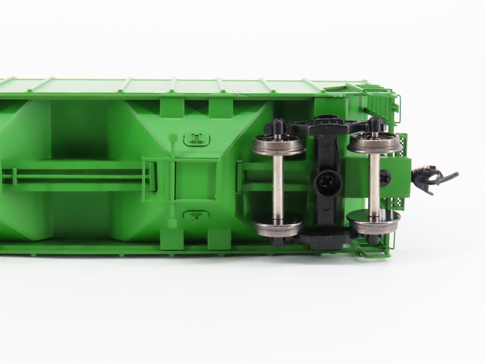 HO Walthers Proto 920-106102 BN Burlington Northern 3-Bay Cov'd Hopper #463475