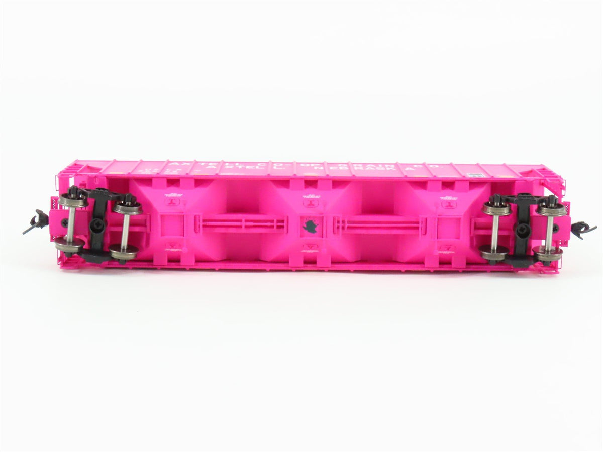 HO Walthers Proto 920-106115 USLX Axtell Co-Op Grain 3-Bay Cov&#39;d Hopper #26229
