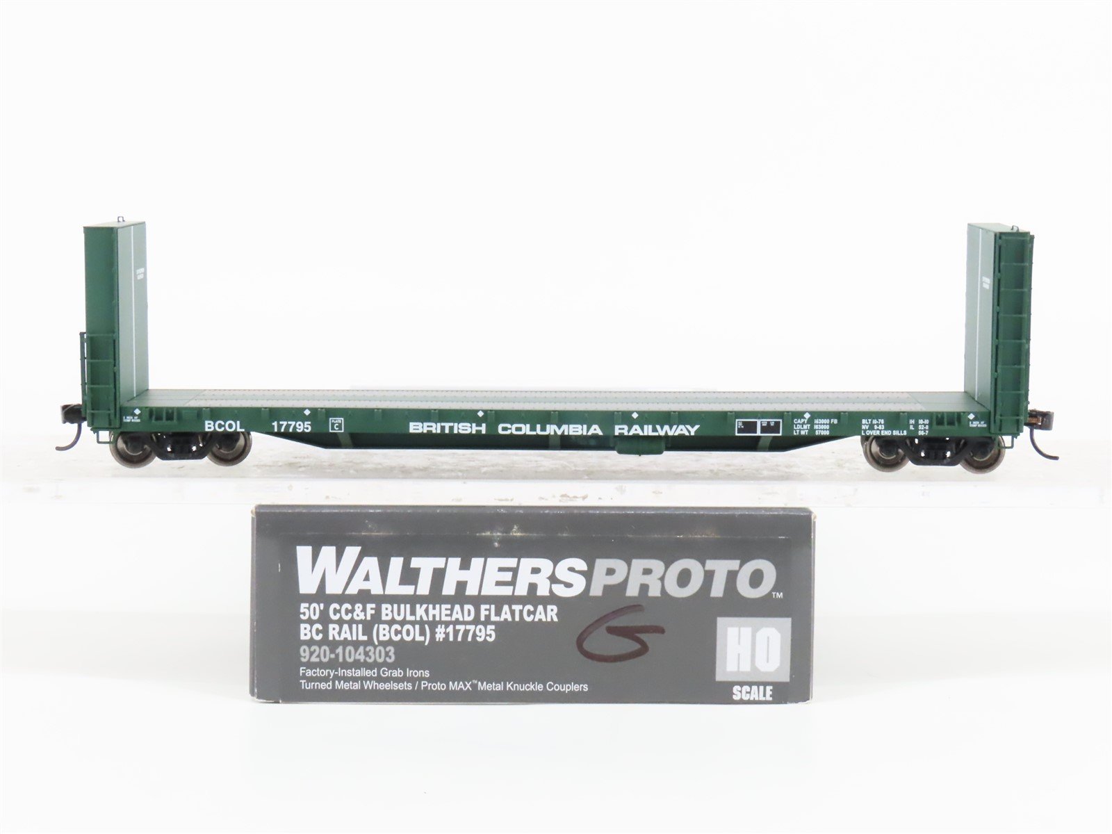 HO Scale Walthers Proto 920-104303 BCOL British Columbia Bulkhead Flat Car 17795
