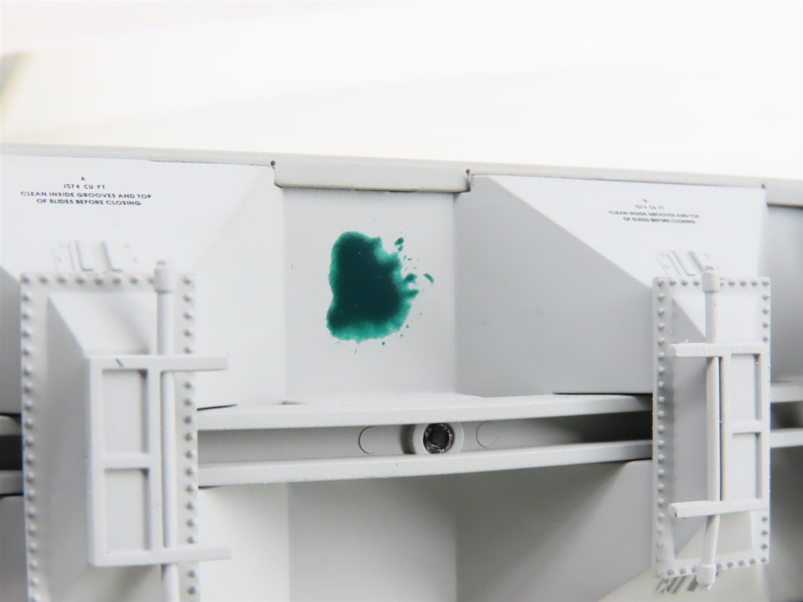 HO Walthers Gold Line 932-5388 PLCX Calaveras Cement 2-Bay Covered Hopper #140