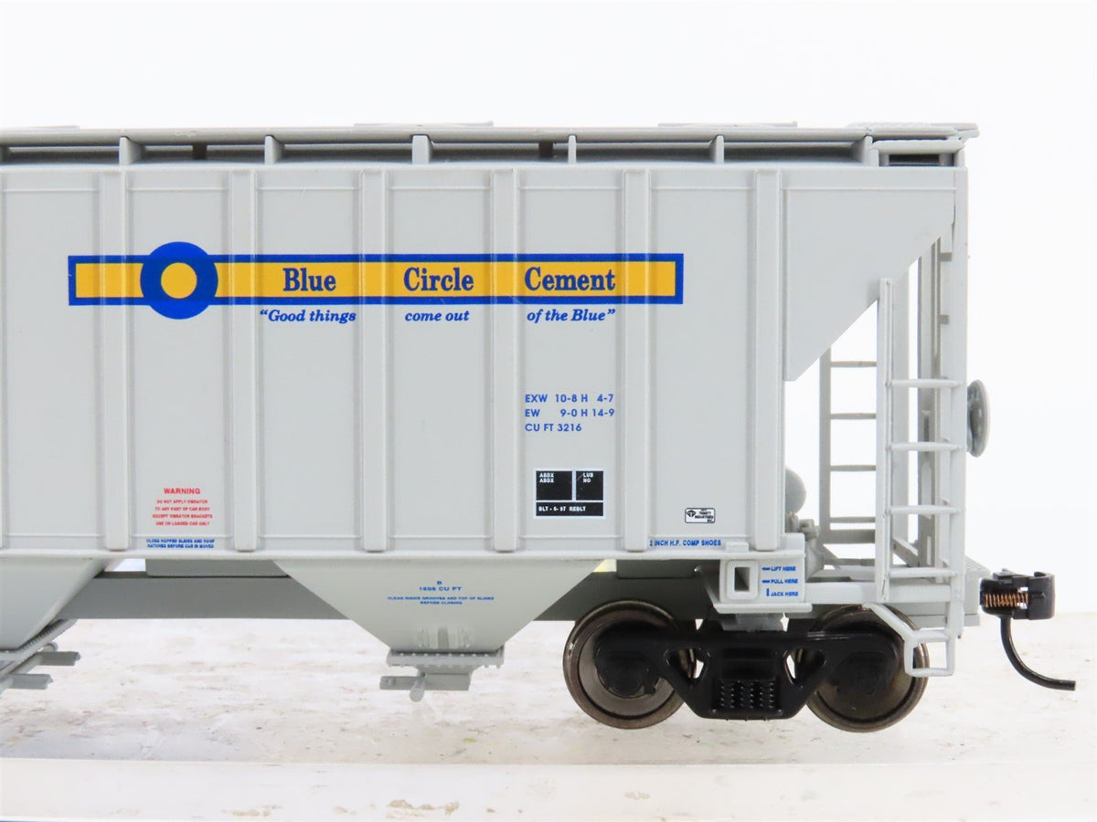 HO Scale Walthers Gold Line 932-41313 BCAX Blue Circle Cement 2-Bay Hopper #138