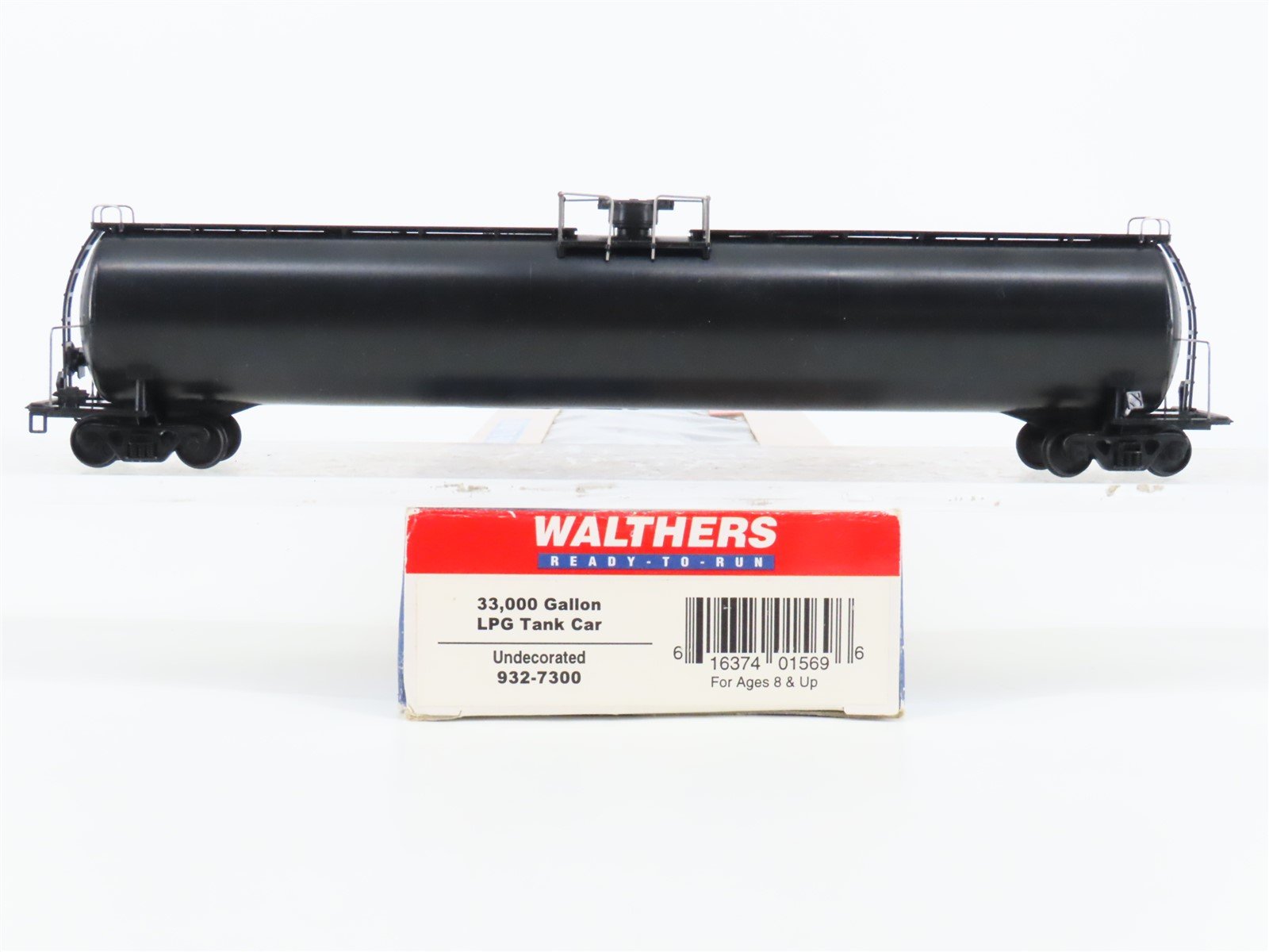 HO Scale Walthers 932-7300 Undecorated 33,000 Gallon LPG Tank Car