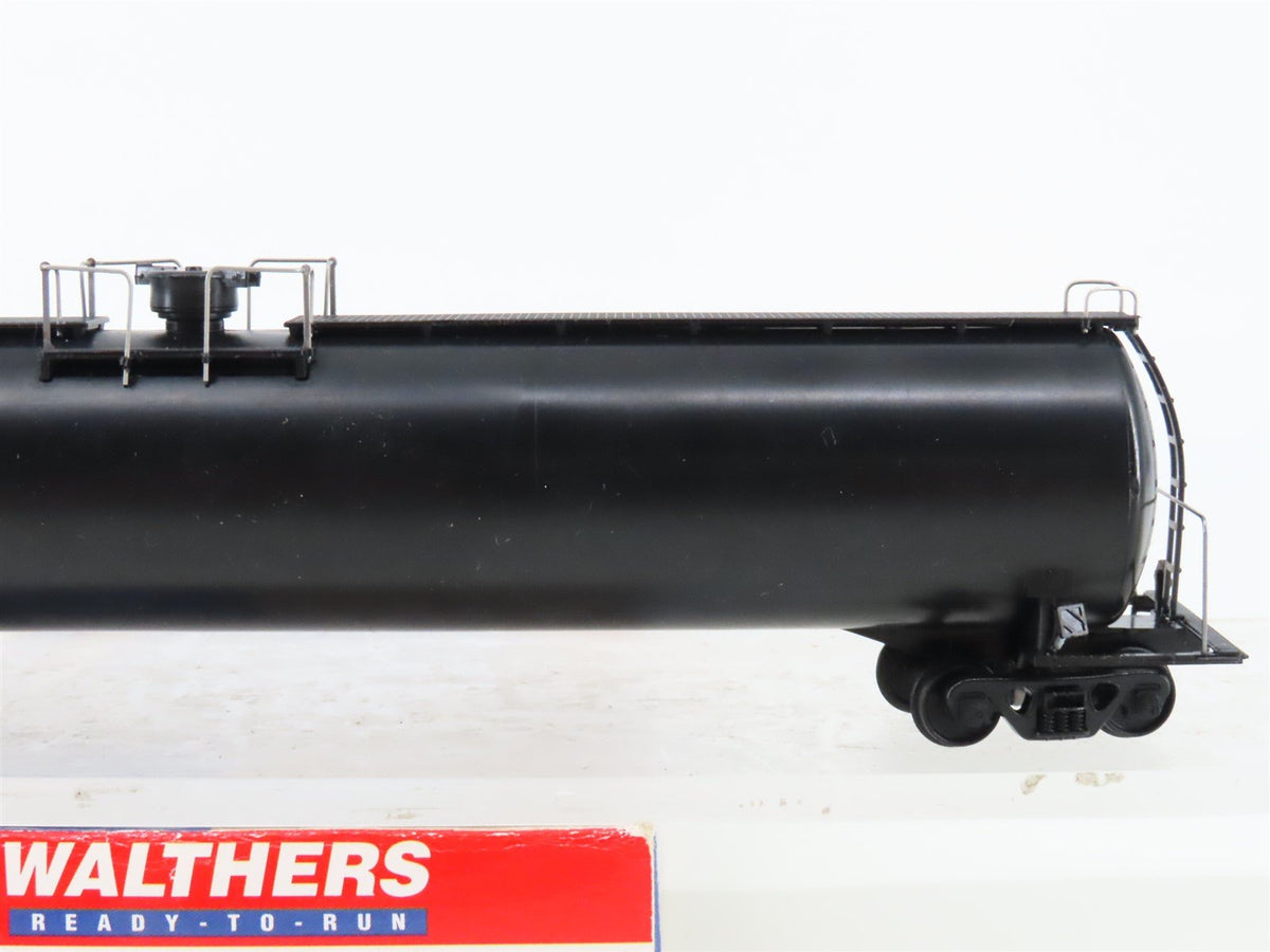 HO Scale Walthers 932-7300 Undecorated 33,000 Gallon LPG Tank Car