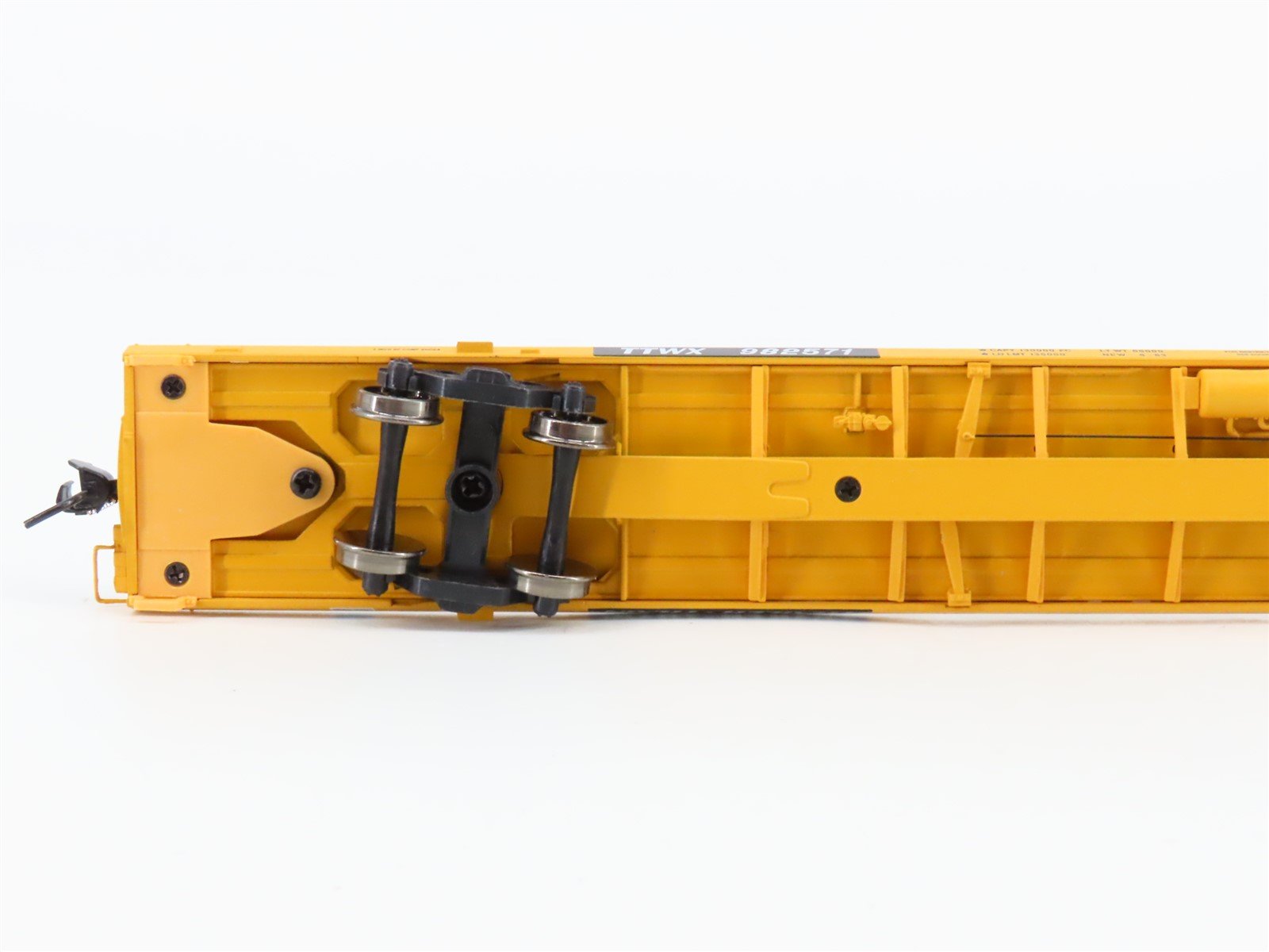 HO Scale Walthers Gold Line 932-40806 TTWX TTX Flat Car w/ ACF Hitches #982571