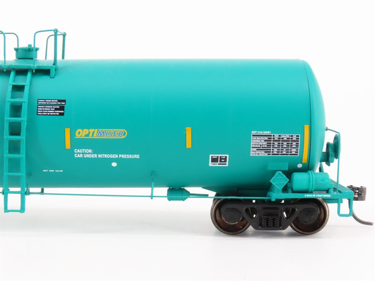 HO Scale Walthers 932-27269 UTLX Procor 23K Gallon Funnel Flow Tank Car 2-Pack