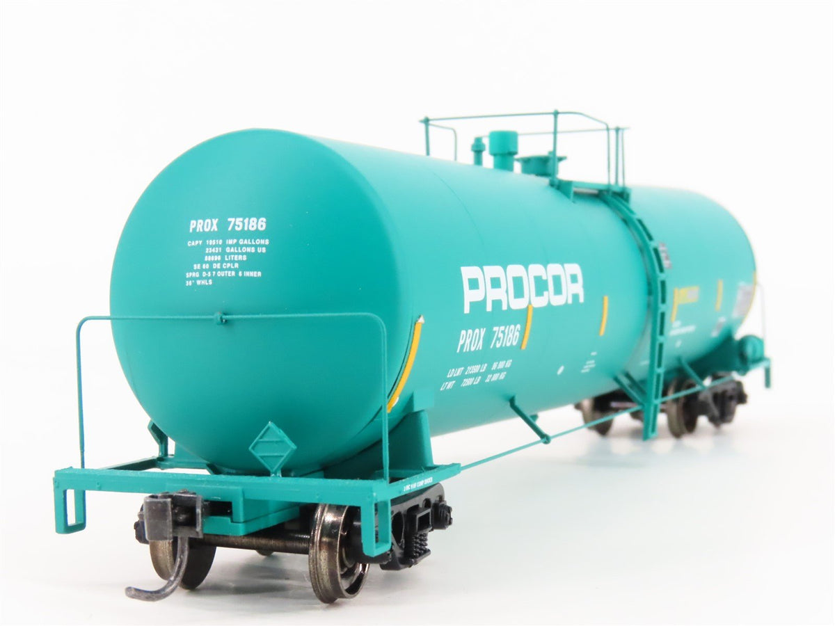 HO Scale Walthers 932-27269 UTLX Procor 23K Gallon Funnel Flow Tank Car 2-Pack