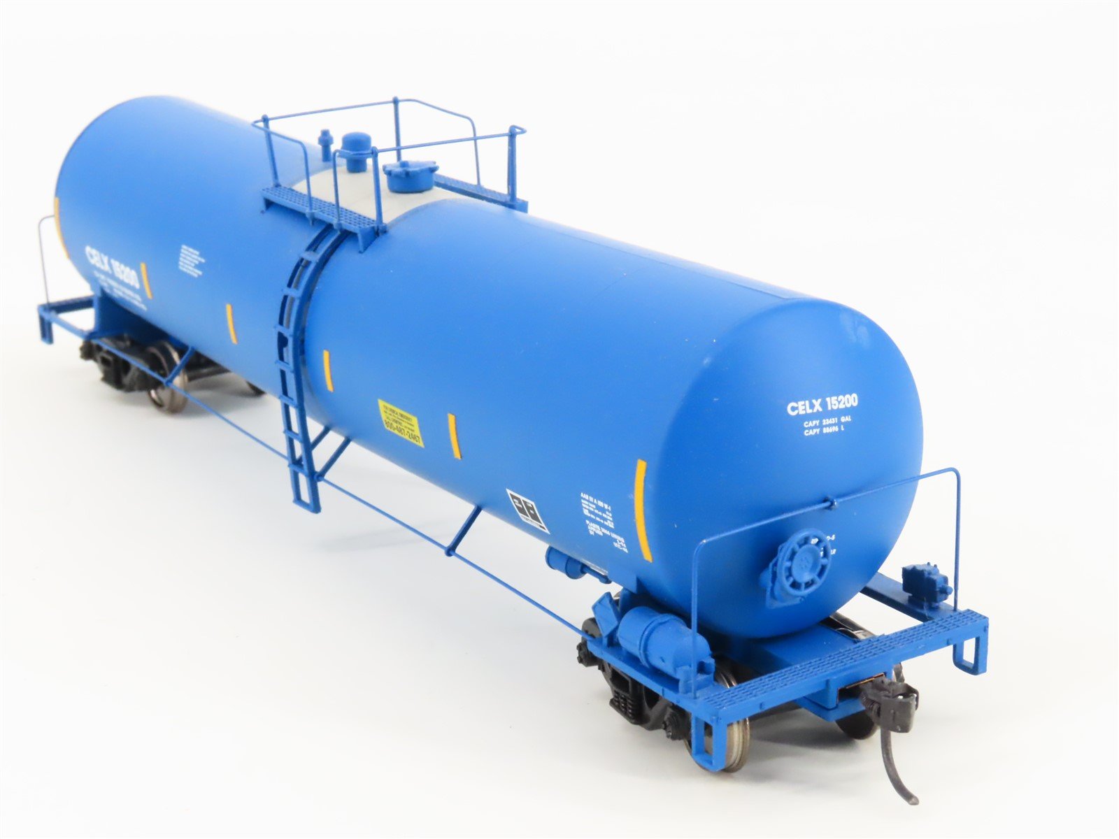 HO Scale Walthers Gold Line 932-27274 CELX 23K Gal. Funnel Flow Tank Car 2-Pack