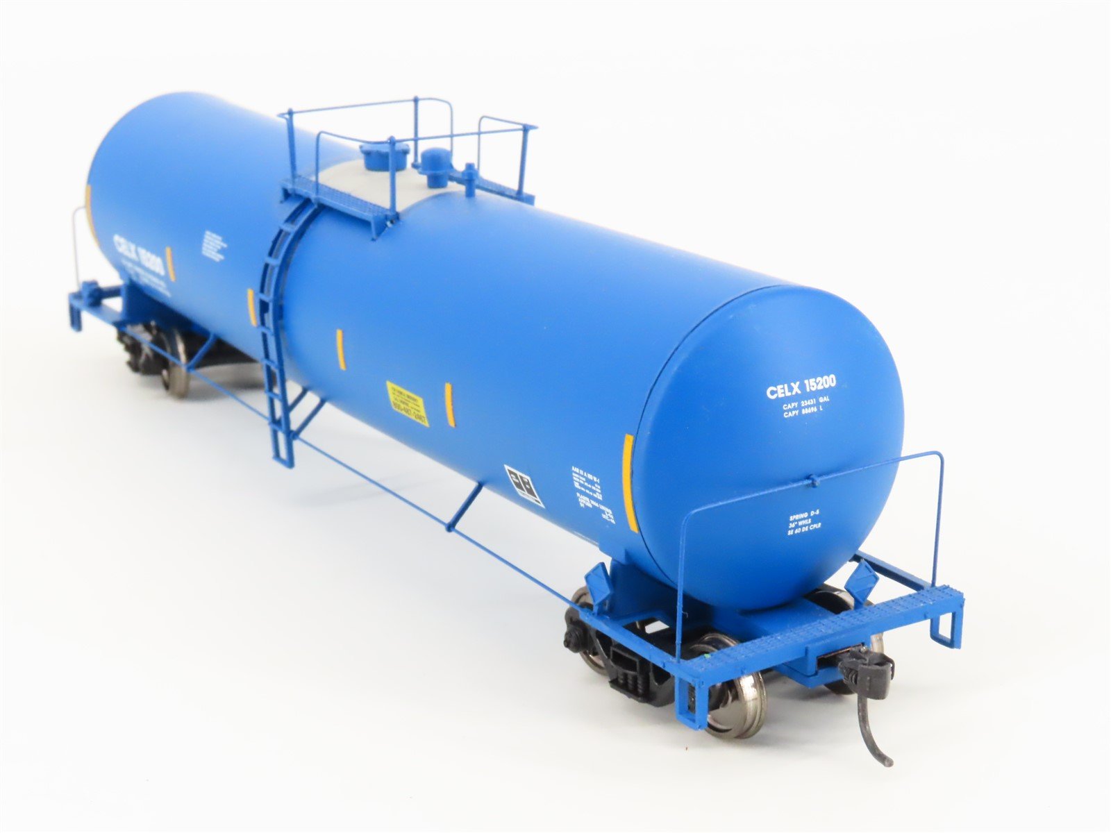 HO Scale Walthers Gold Line 932-27274 CELX 23K Gal. Funnel Flow Tank Car 2-Pack