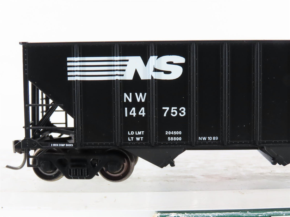 HO Scale Bowser Stewart Hobbies Executive Line NW NS 3-Bay Open Hopper #144753