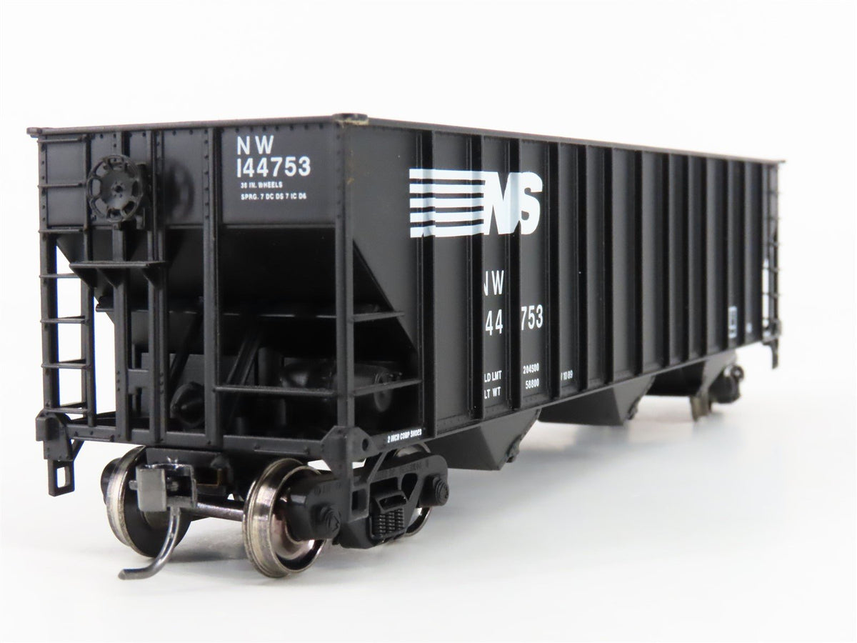 HO Scale Bowser Stewart Hobbies Executive Line NW NS 3-Bay Open Hopper #144753