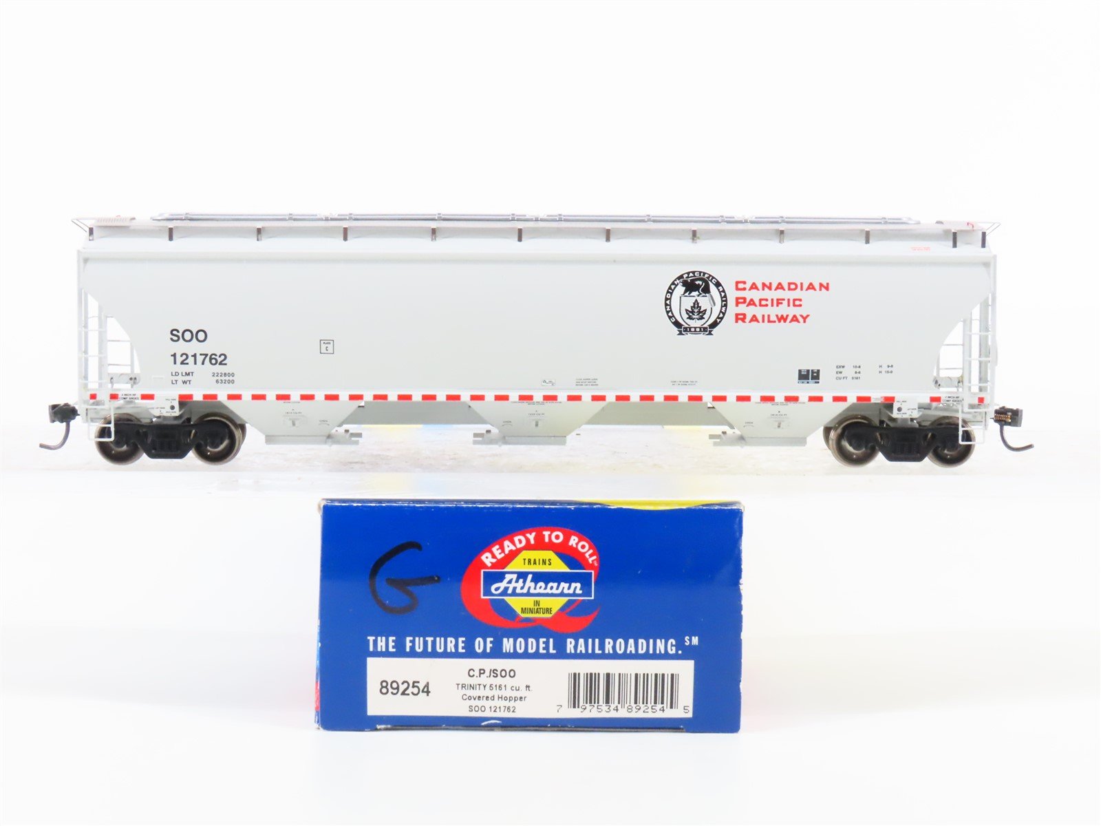 HO Scale Athearn 89254 CP SOO Canadian Pacific 3-Bay Covered Hopper #121762