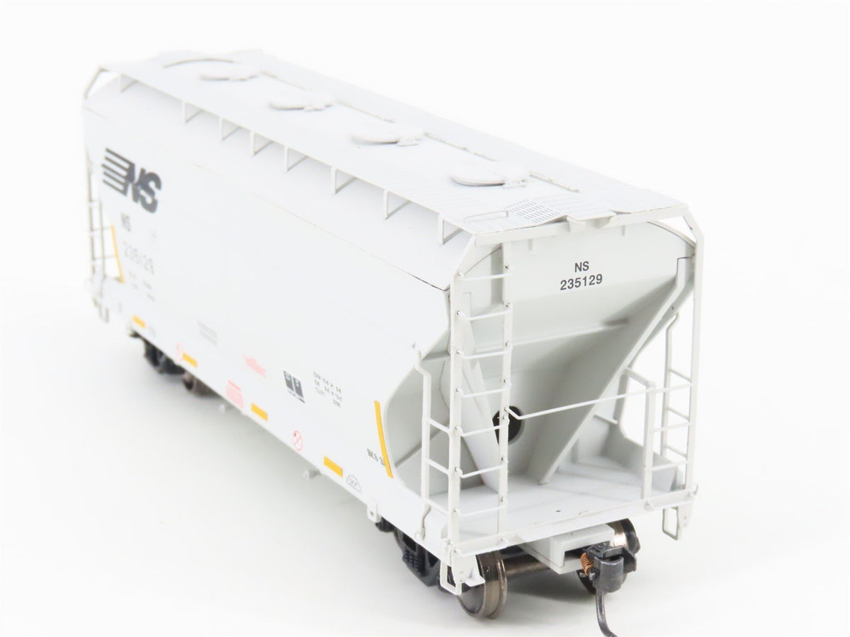 HO Scale Athearn ATH15494 NS Norfolk Southern 2-Bay Covered Hopper #235129