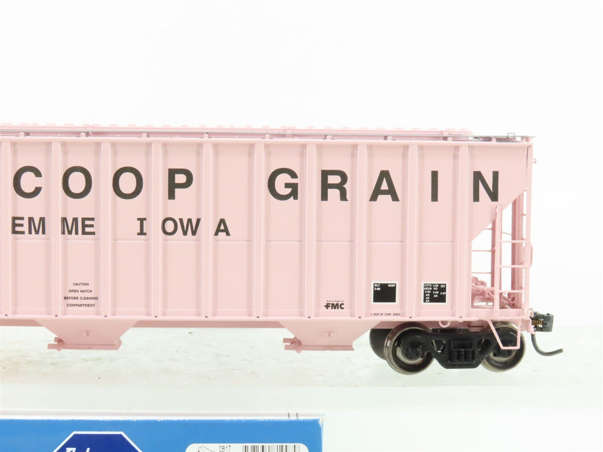 HO Scale Athearn ATH81997 DME Dakota Minnesota &amp; Eastern 3-Bay Hopper #810001