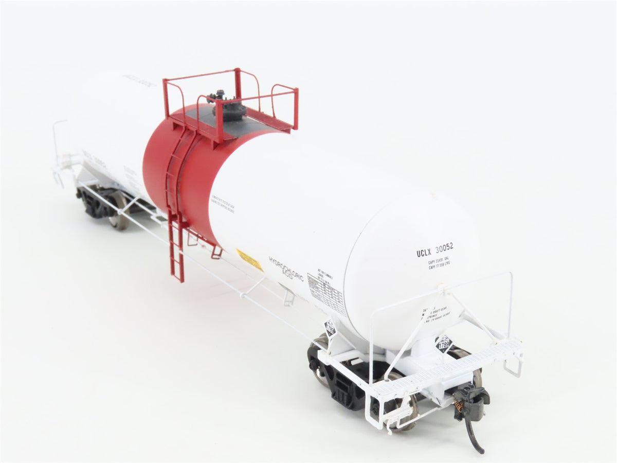 HO Scale Athearn Genesis G96519 UCLX 20K Gallon Tank Car #30052