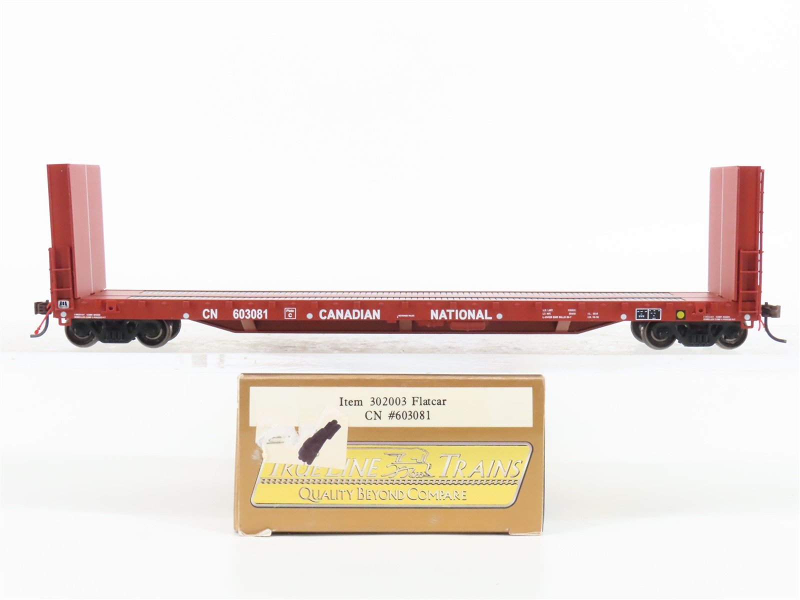 HO Scale True Line Trains 302003 CN Canadian National Bulkhead Flat Car #603081