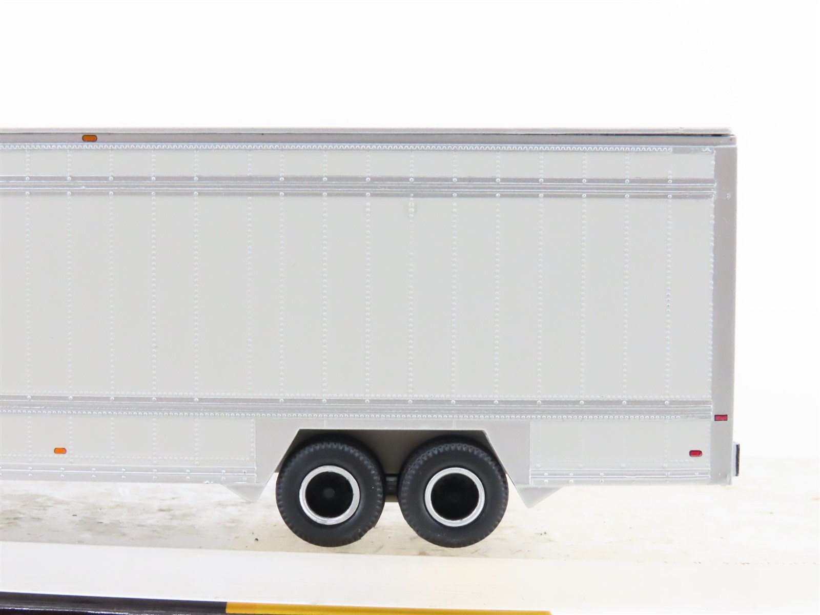 HO Scale Athearn 29412 UPS United Parcel Service 40' Parcel Trailer #35002