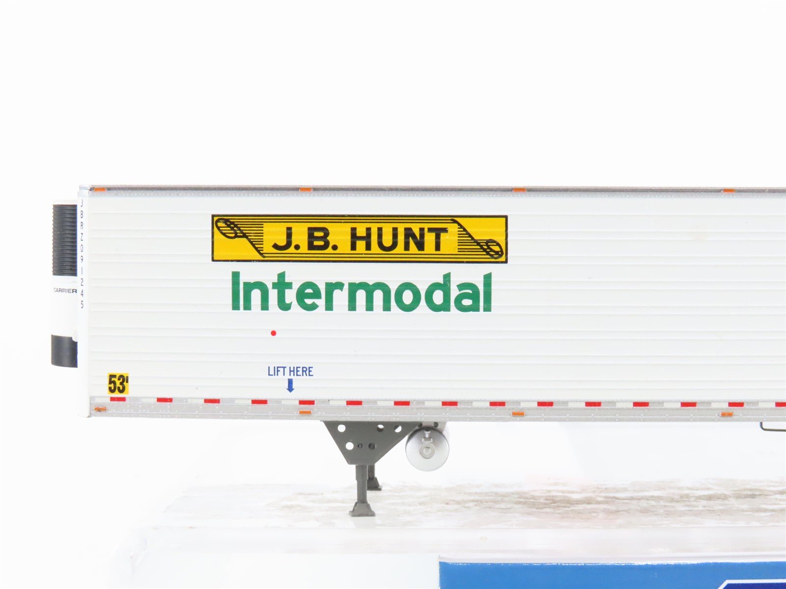 HO Scale Athearn ATH29863 JB Hunt Intermodal 53' Utility Reefer Trailer #091245
