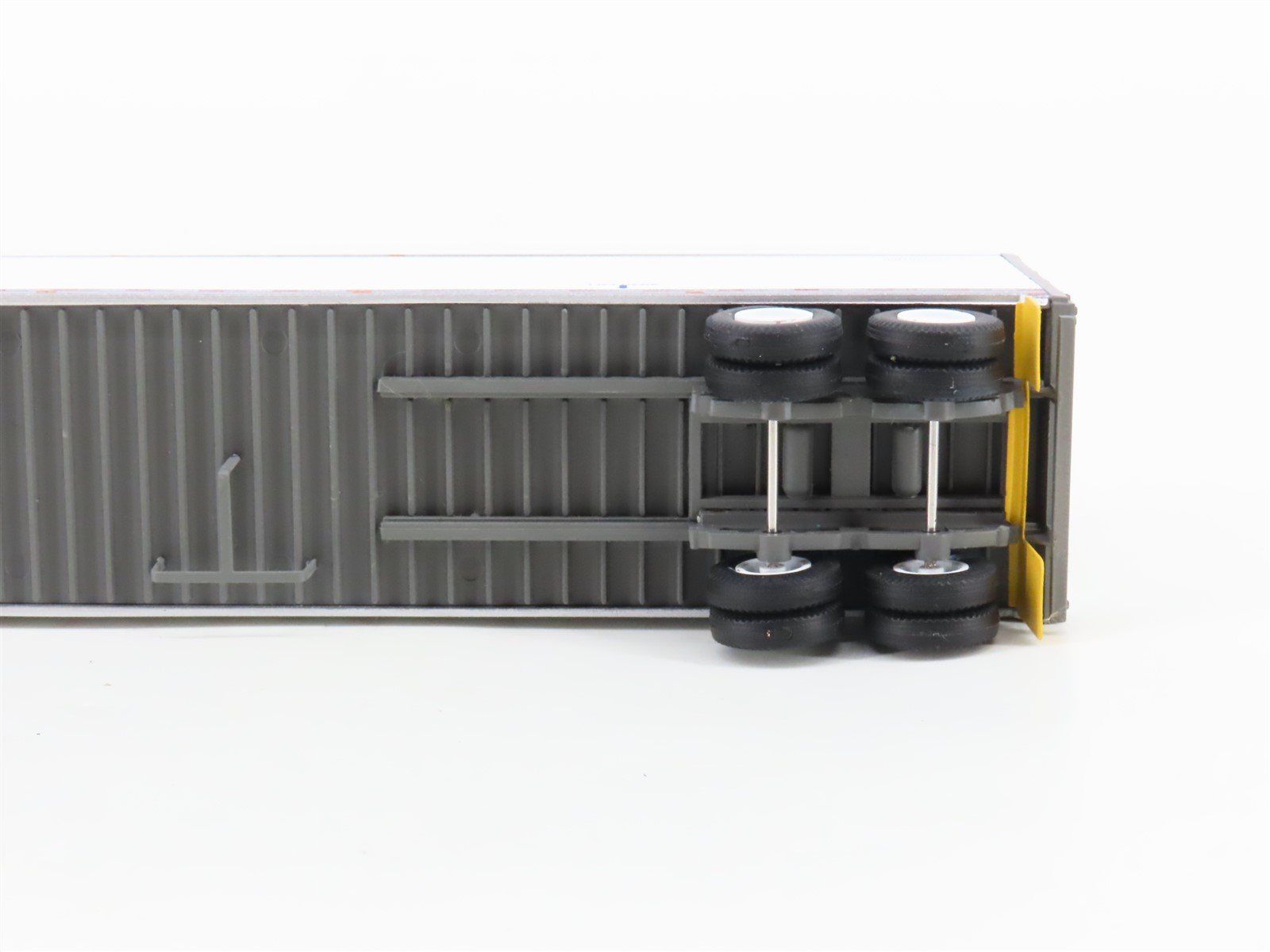 HO Scale Athearn ATH29863 JB Hunt Intermodal 53' Utility Reefer Trailer #091245