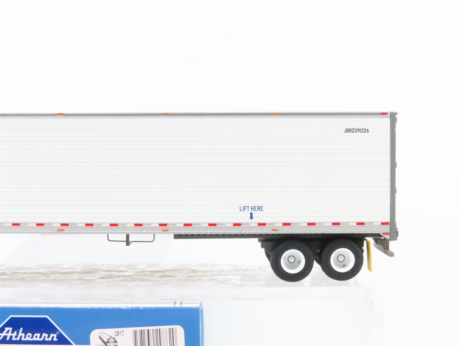 HO Scale Athearn ATH29862 JB Hunt Intermodal 53' Utility Reefer Trailer #091226