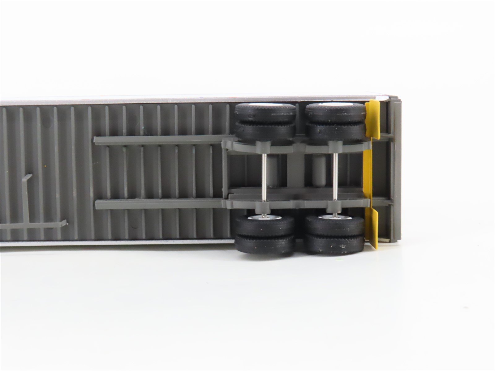 HO Scale Athearn ATH29862 JB Hunt Intermodal 53' Utility Reefer Trailer #091226