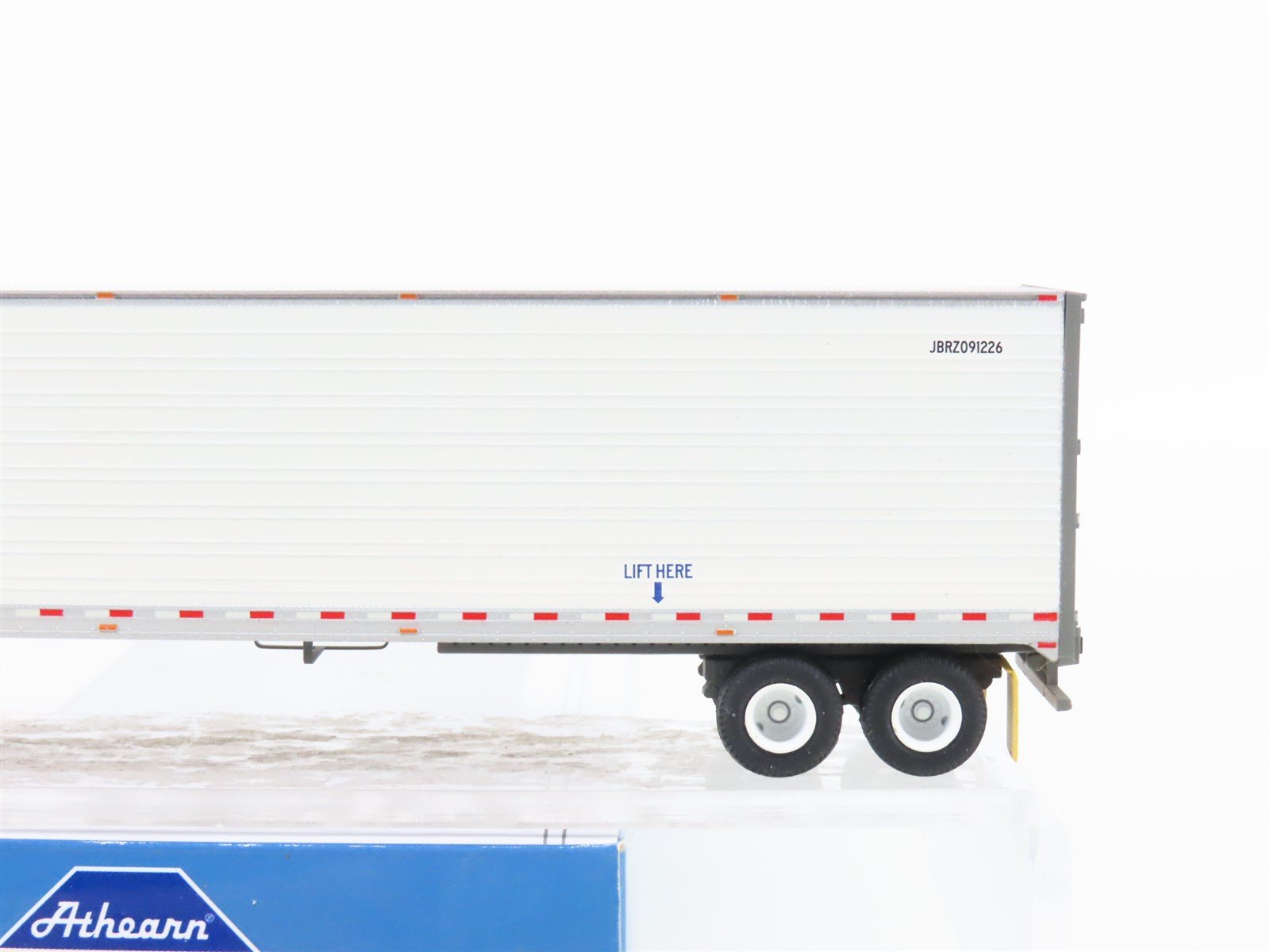 HO Scale Athearn ATH29862 JB Hunt Intermodal 53' Utility Reefer Trailer #091226