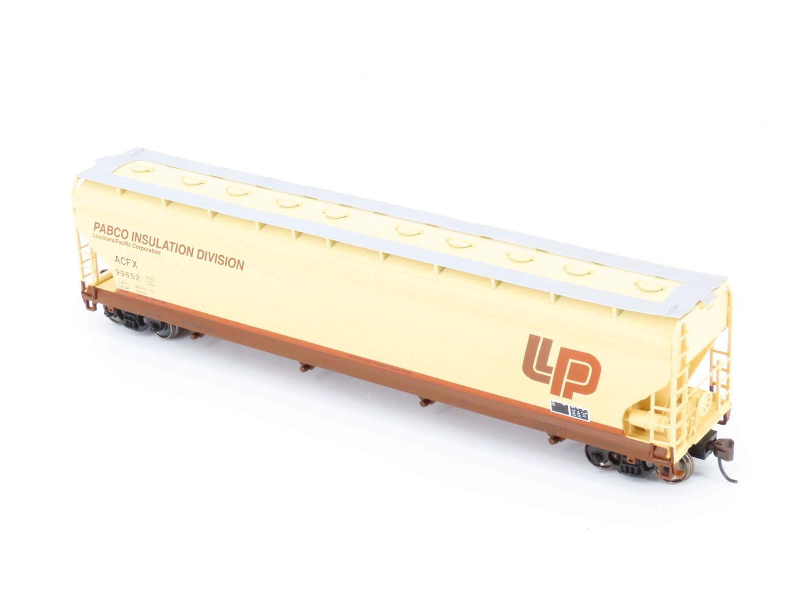 HO Atlas Master Line #20002516 LP ACFX Louisiana Pacific 4 Bay Covered Hopper