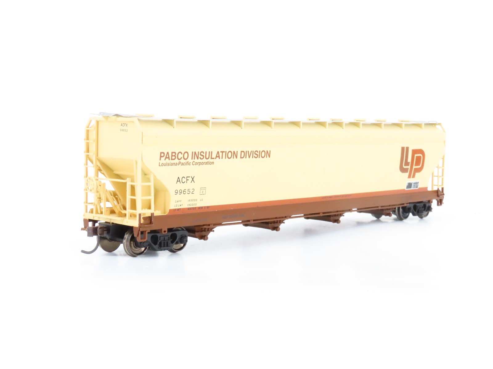 HO Atlas Master Line #20002516 LP ACFX Louisiana Pacific 4 Bay Covered Hopper
