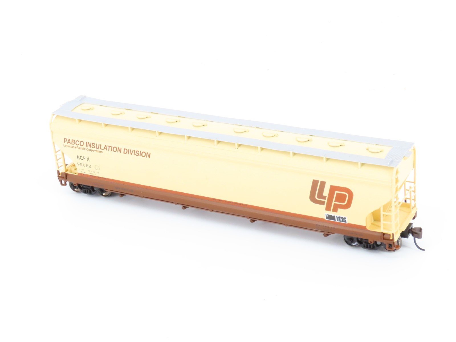 HO Atlas Master Line #20002516 LP ACFX Louisiana Pacific 4 Bay Covered Hopper