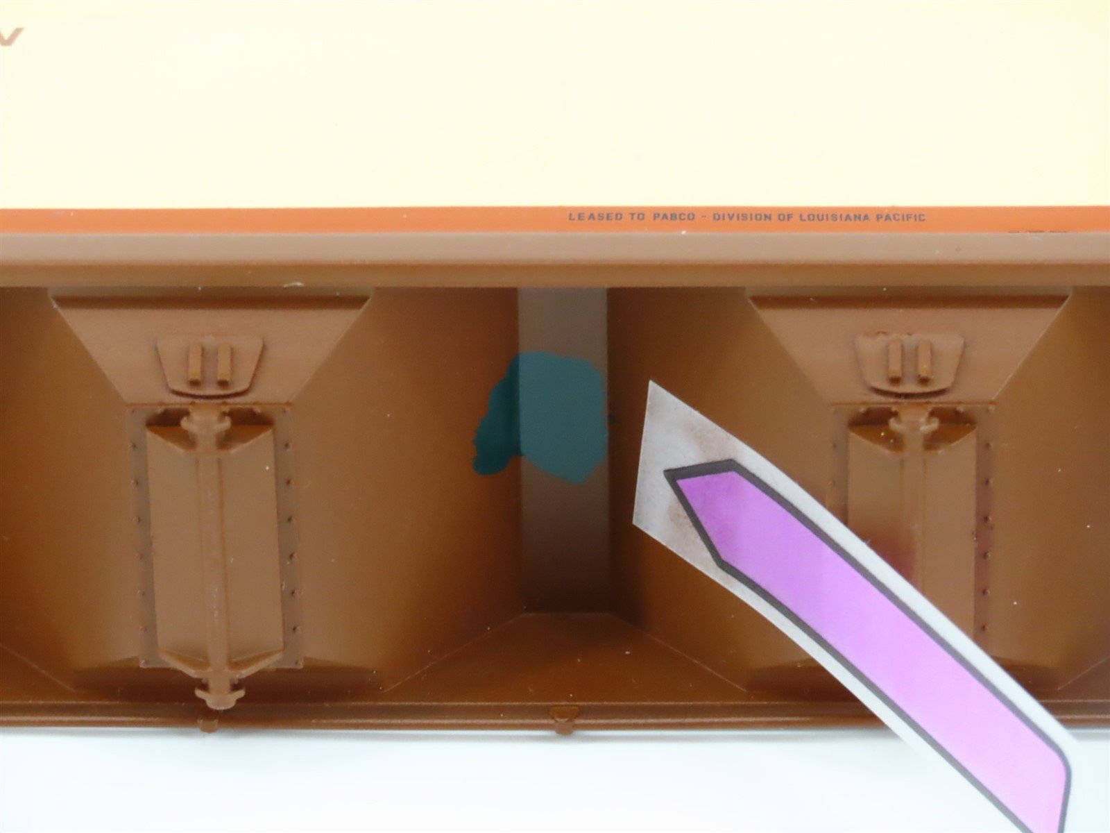 HO Atlas Master Line #20002516 LP ACFX Louisiana Pacific 4 Bay Covered Hopper