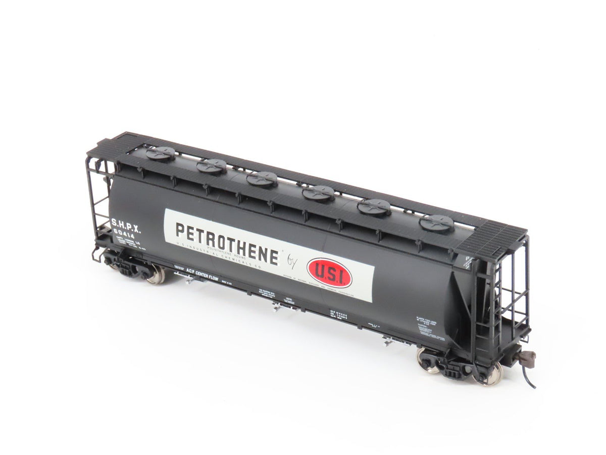 HO Scale Atlas #19761 SHPX USI Petrothene 3 Bay Cylindrical Hopper #60414