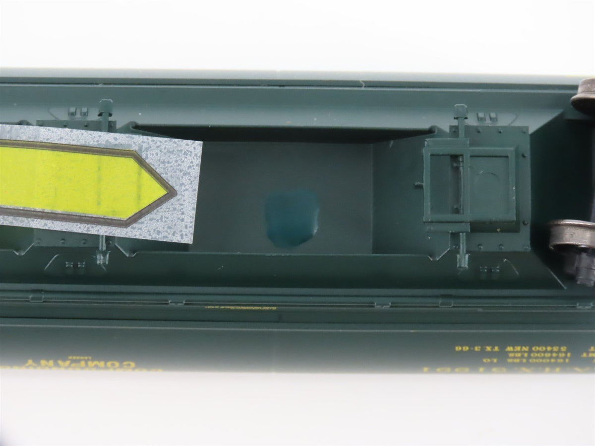 HO Scale Atlas Master Line #20001875 NAHX Amerthene 3 Bay Cylindrical Hopper