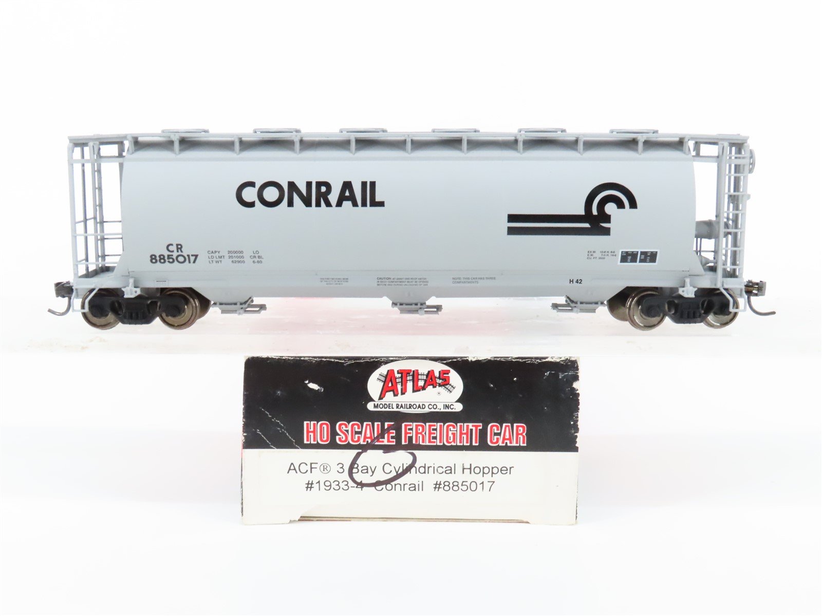 HO Scale Atlas #1933-4 CR Conrail ACF 3 Bay Cylindrical Hopper #885017