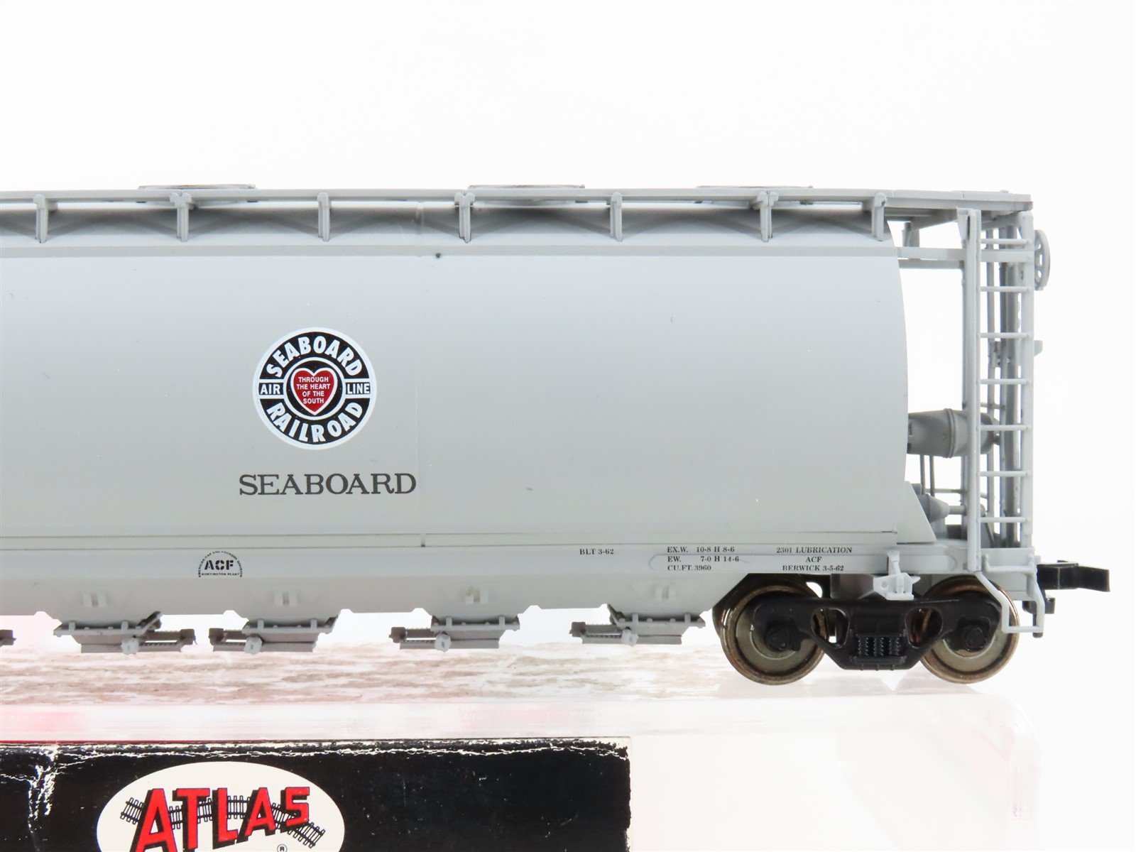 HO Scale Atlas 1955-4 SAL Seaboard Air Line ACF 6 Bay Cylindrical Hopper #35803