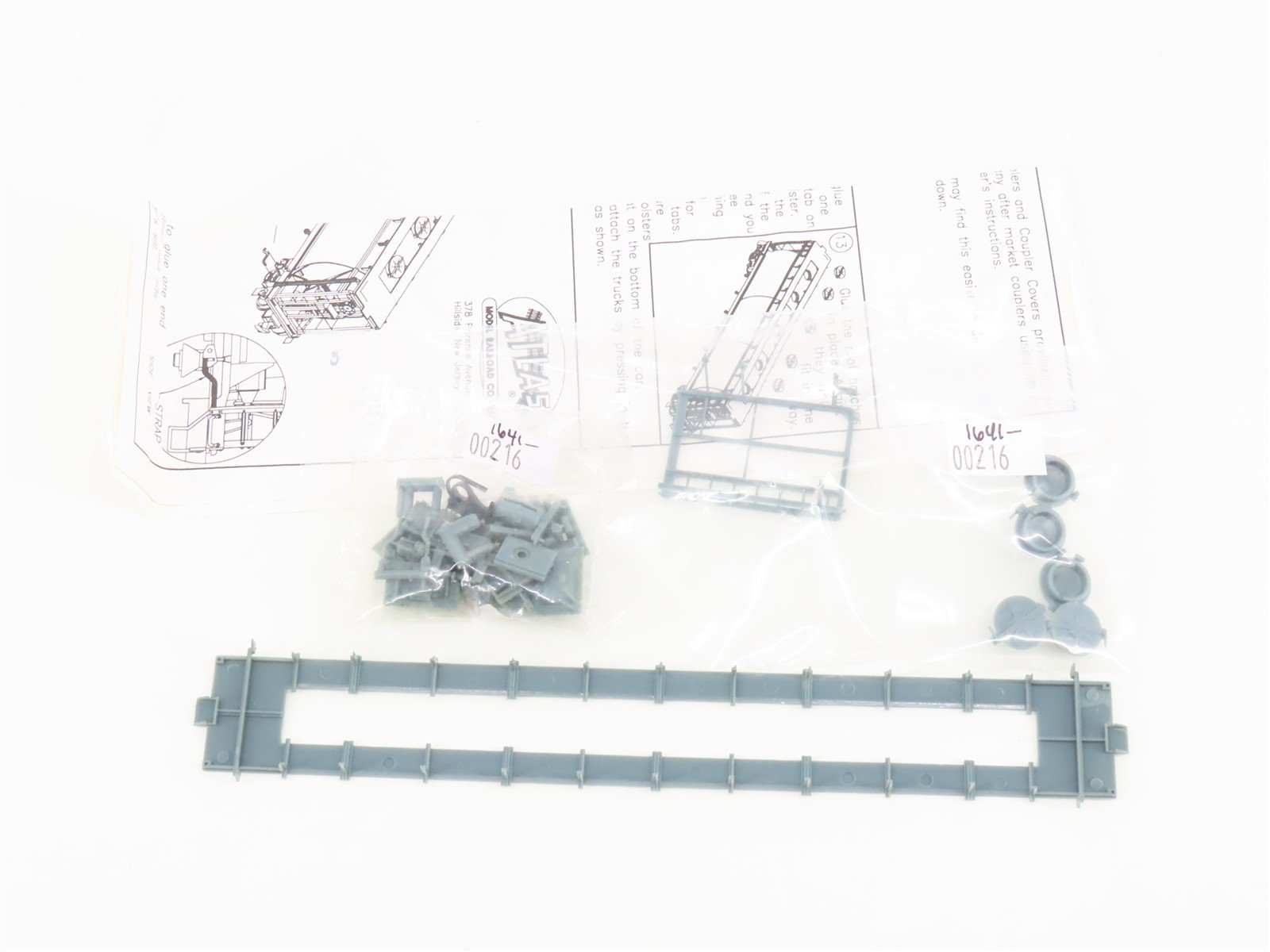 HO Scale Atlas #1950 Undecorated ACF 6 Bay Cylindrical Hopper