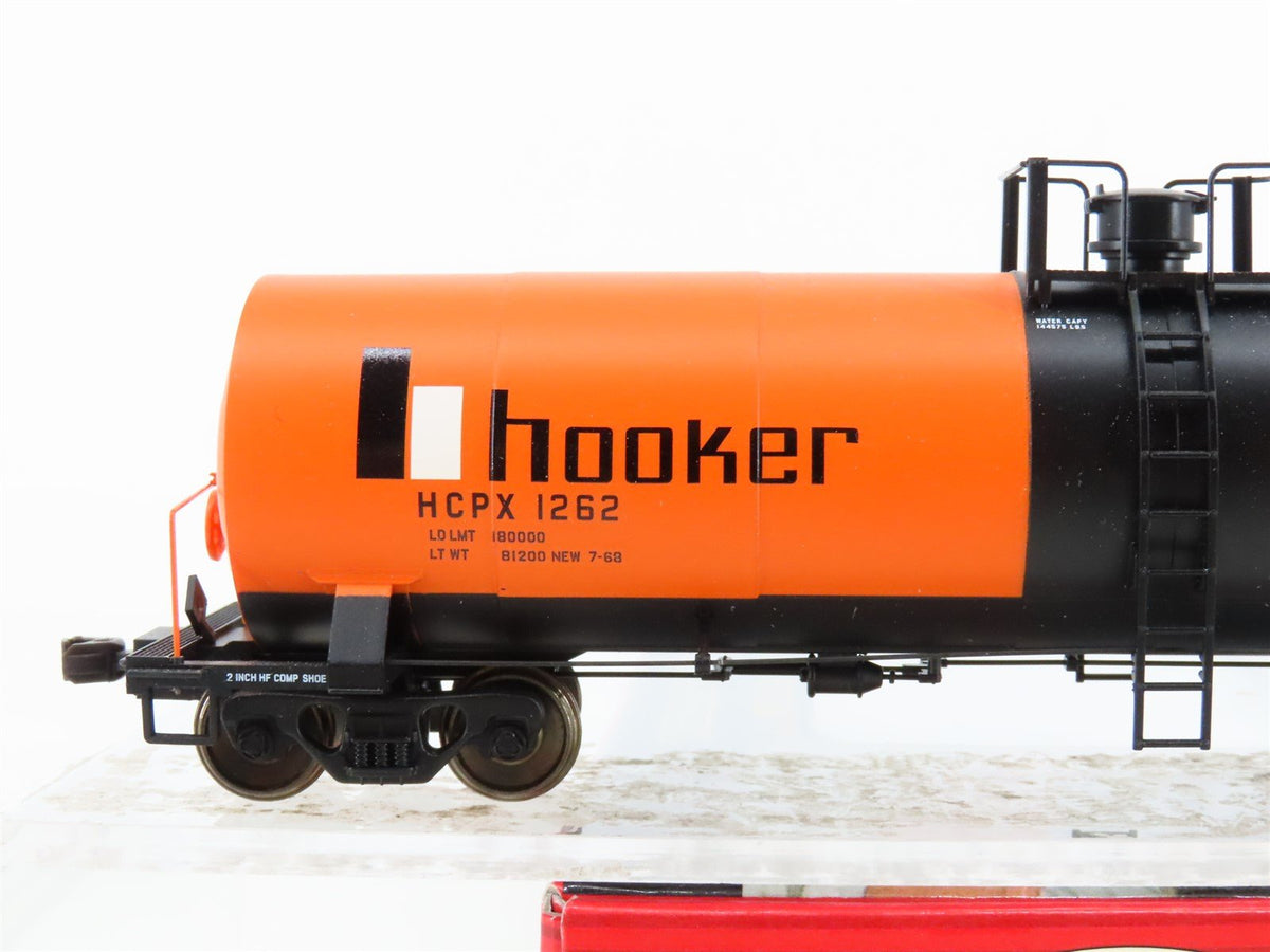 HO Scale Atlas 1556-1 HCPX Hooker Chemicals 17k Gallon Tank Car #1262