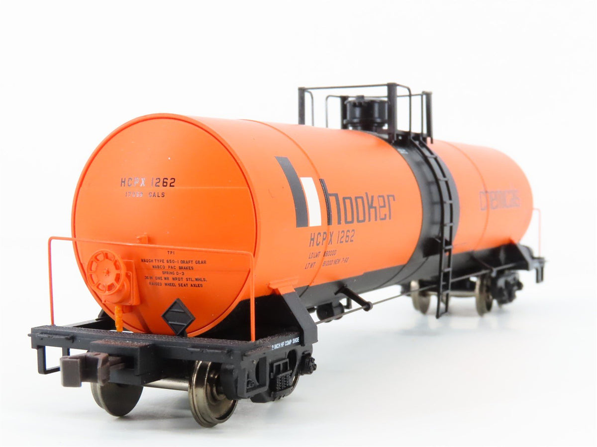HO Scale Atlas 1556-1 HCPX Hooker Chemicals 17k Gallon Tank Car #1262