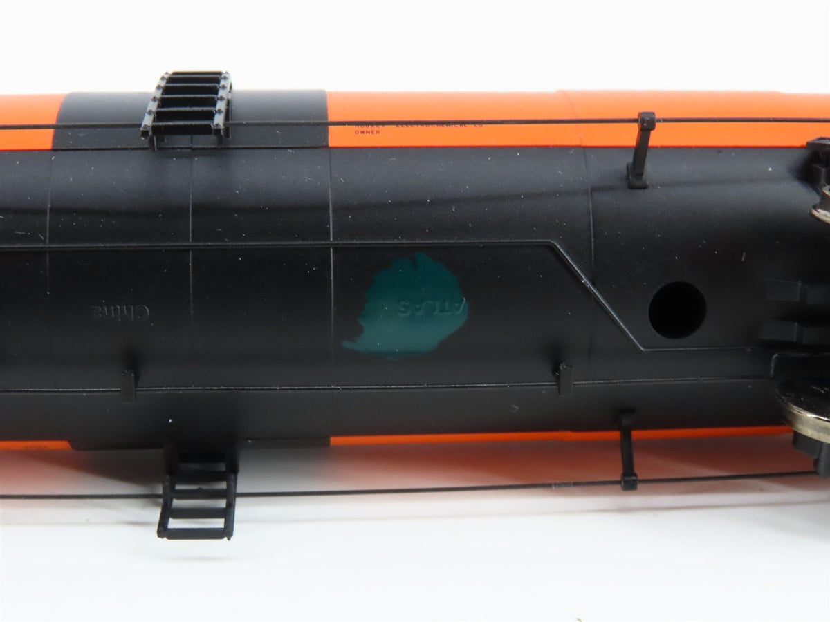 HO Scale Atlas 1556-1 HCPX Hooker Chemicals 17k Gallon Tank Car #1262