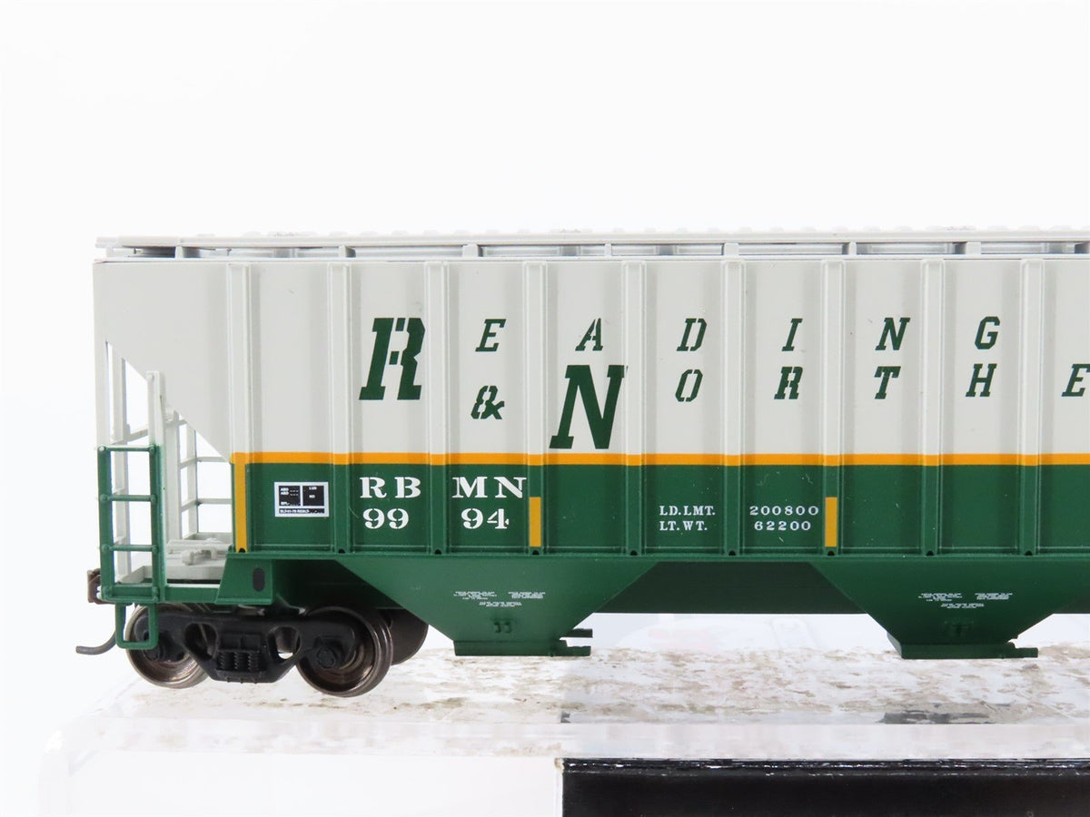 HO Atlas Trainman 20002897 RBMN Reading &amp; Northern 3 Bay Covered Hopper #9994