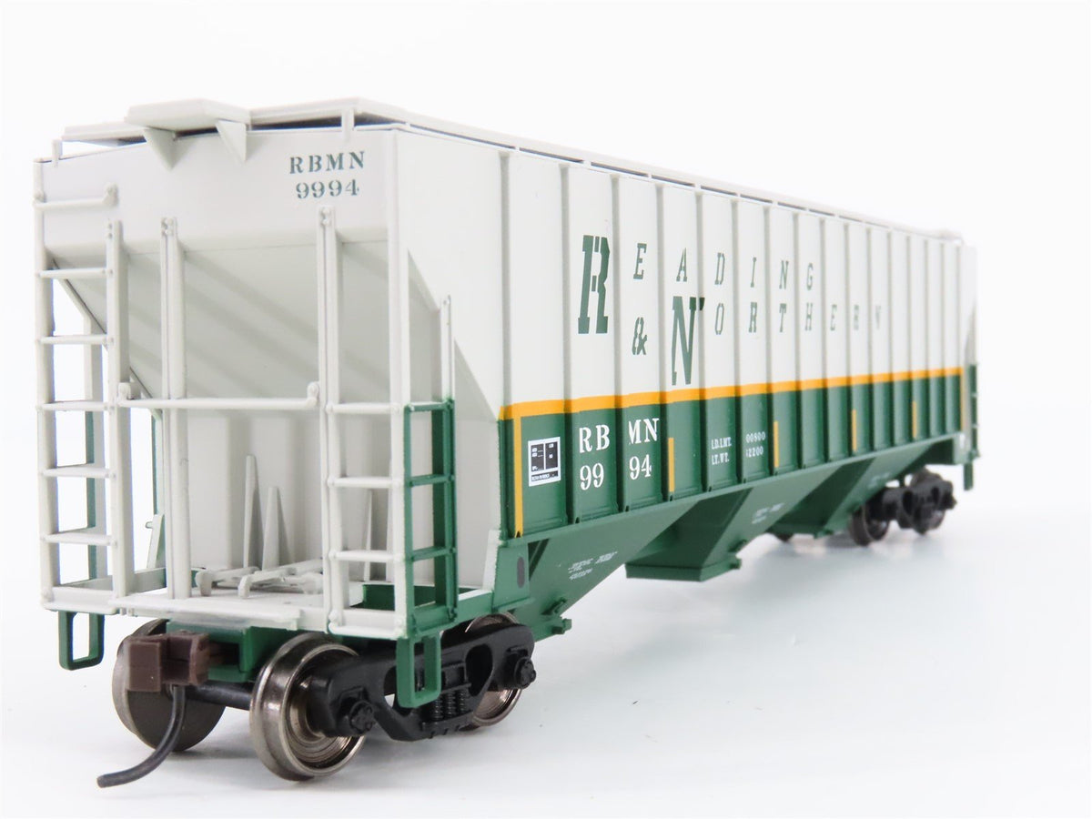 HO Atlas Trainman 20002897 RBMN Reading &amp; Northern 3 Bay Covered Hopper #9994