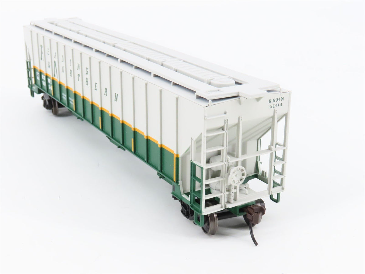 HO Atlas Trainman 20002897 RBMN Reading &amp; Northern 3 Bay Covered Hopper #9994